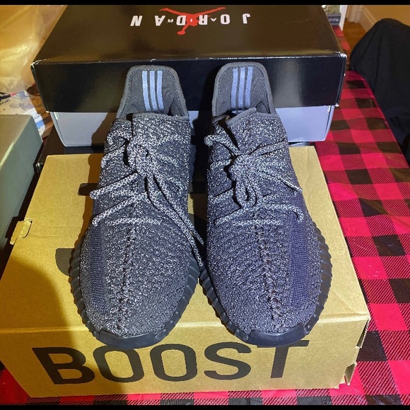 Yeezy Boost 350 V2 Black Reflective - Picture 3 of 4